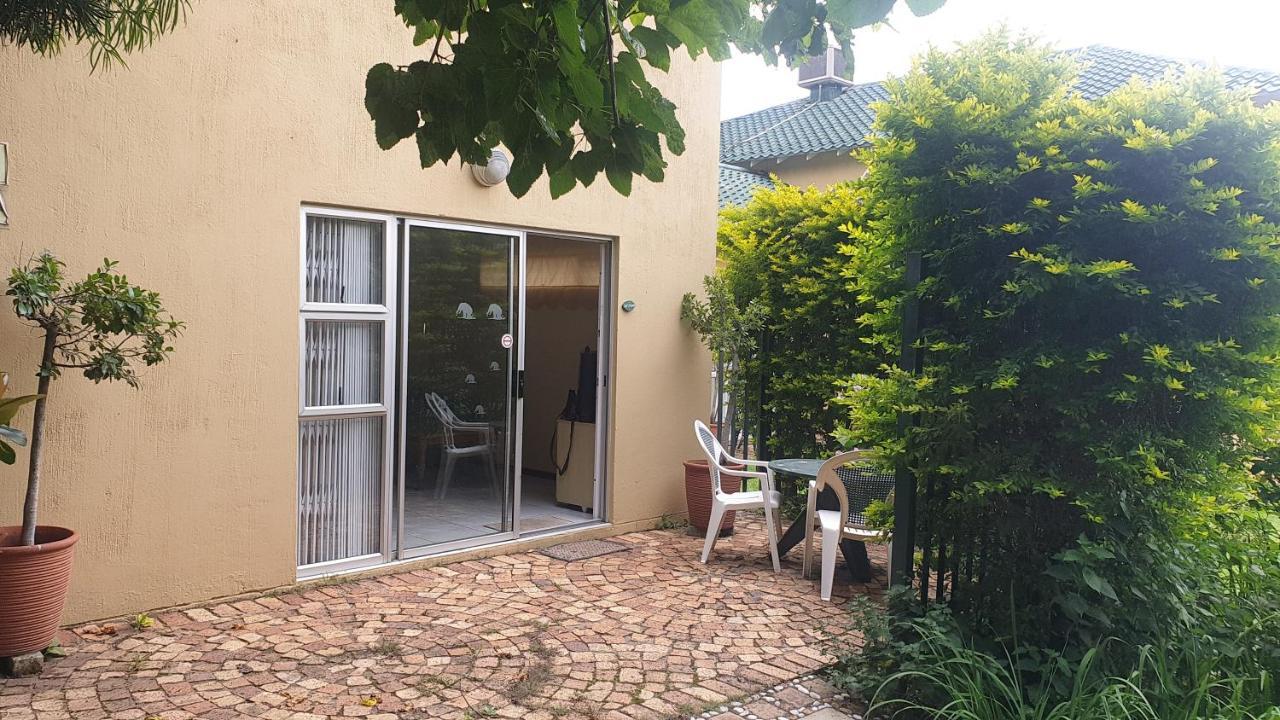 Matina Guest House Johannesbourg Extérieur photo