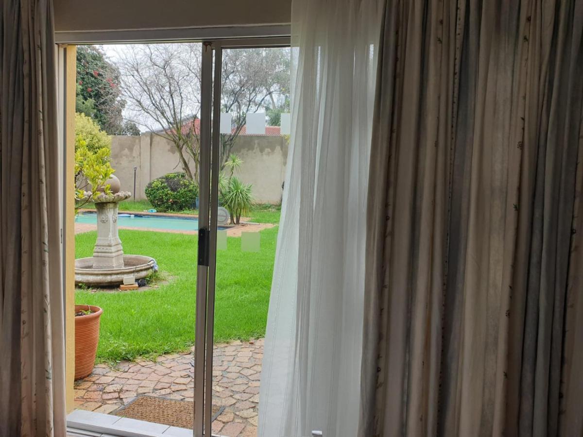 Matina Guest House Johannesbourg Extérieur photo
